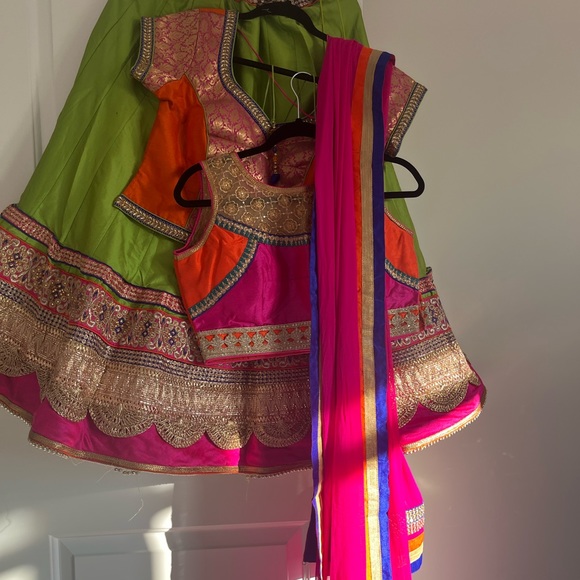 Beautiful heavy Indian lenghas/chaniya choli/ navratri/ occasion/negotiable - Picture 4 of 6